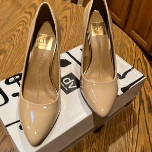 Dolce Vita Patent Leather pumps with gold accent on heels size 7.5